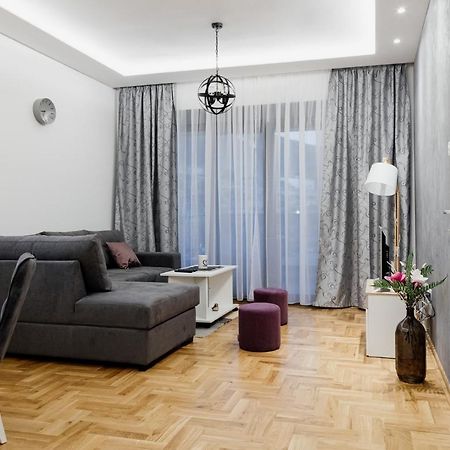 Apartmans Centar トレビニエ エクステリア 写真