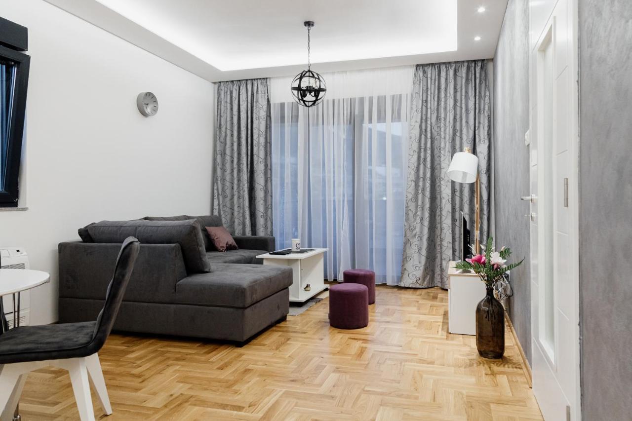 Apartmans Centar トレビニエ エクステリア 写真