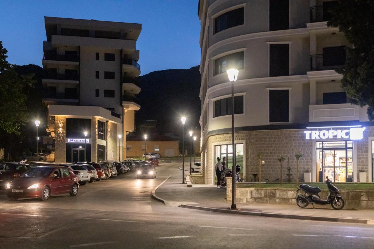Apartmans Centar トレビニエ エクステリア 写真